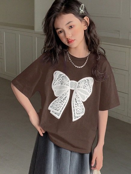 Elegant White Bow Print Girls Brown T-Shirt